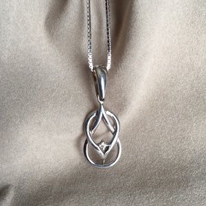 Silver Necklace with small Diamond